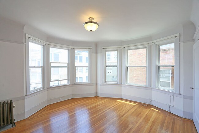 Foto del edificio - Top, third floor 2BR/1BA on Nob Hill class...