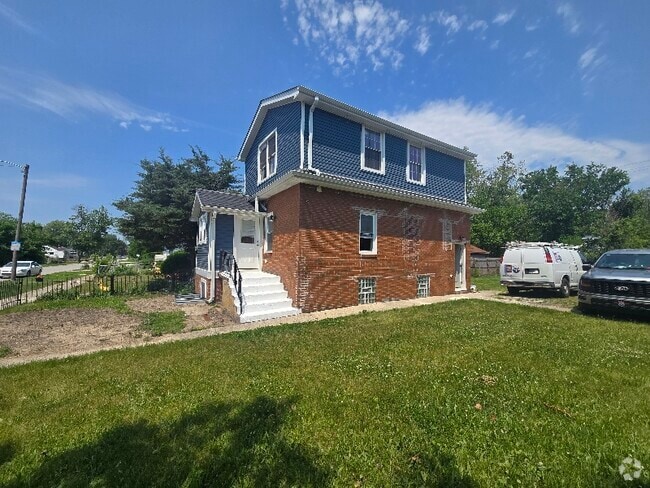 Building Photo - 449 Durbin St