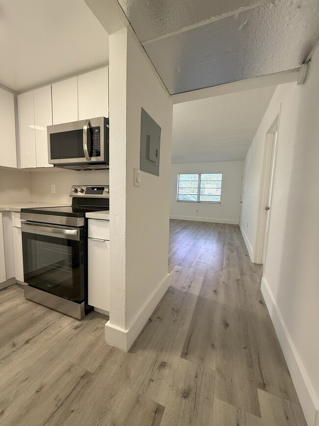 Building Photo - Alhambra Apartments