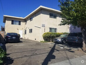 Building Photo - 1253 73rd Ave