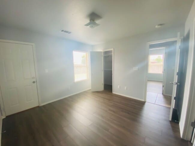 Building Photo - 200 E Marietta Ct