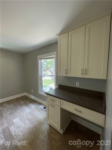 Building Photo - 707 Grandin Rd