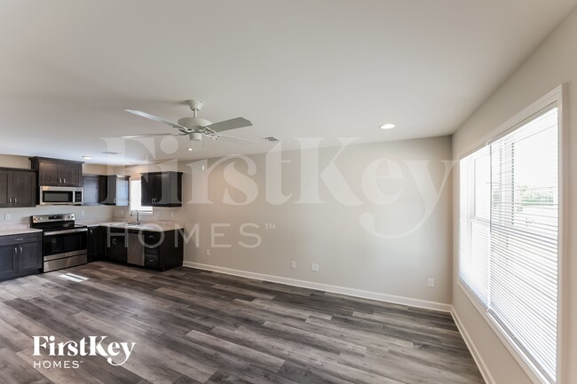 Building Photo - 6017 73rd E Pl