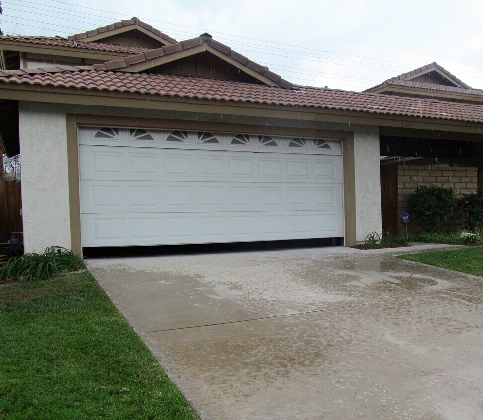 Foto principal - 15916 Rosehaven Ln