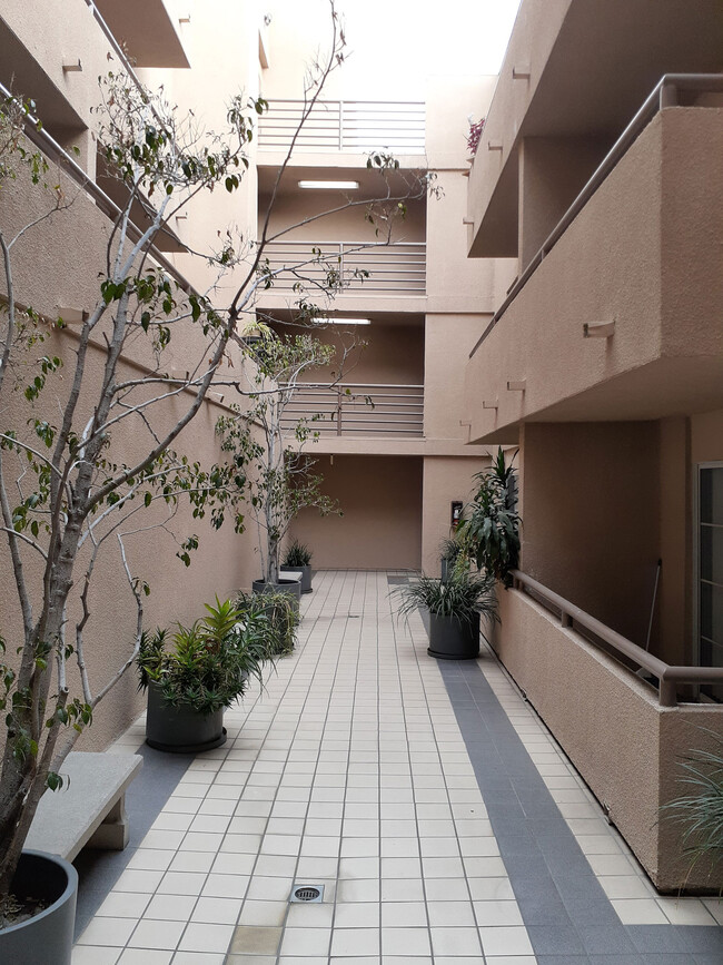 Building Photo - Parkview East