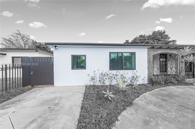 Building Photo - 161 SW 52nd Ct