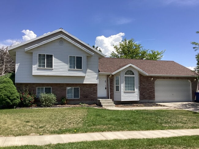 1484 N 400 W