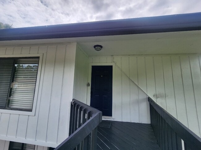 Building Photo - 431 Geneva Dr