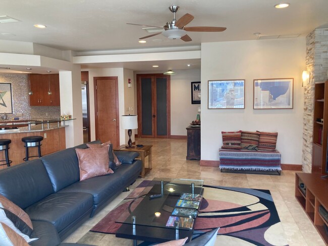 Building Photo - Fully Furnished 2 Bed 2 Bath rental on Mai...