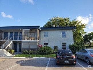 Building Photo - 7535 S Oriole Blvd