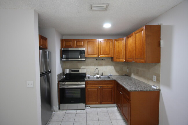 Foto del edificio - 1025 S F St