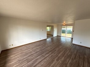 Building Photo - 1488 Palace Dr NE