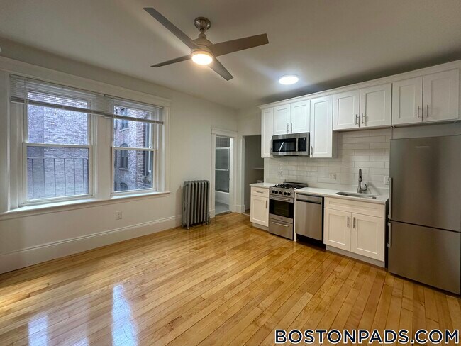 Building Photo - 46 Westland Ave