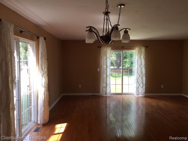 Building Photo - 9041 Newport Way