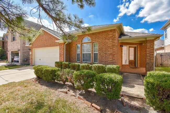 Foto del edificio - 5827 Lundwood Ln