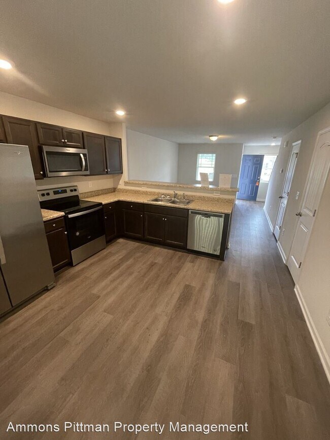 Building Photo - 2 br, 2.5 bath House - 2020 Wiggins Village