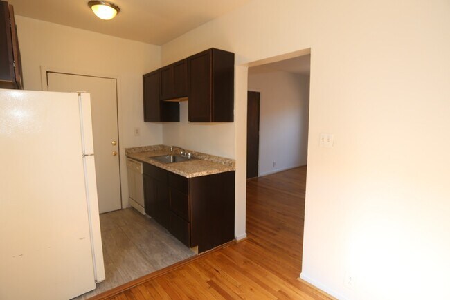 Foto del edificio - 931 W Sunnyside Ave