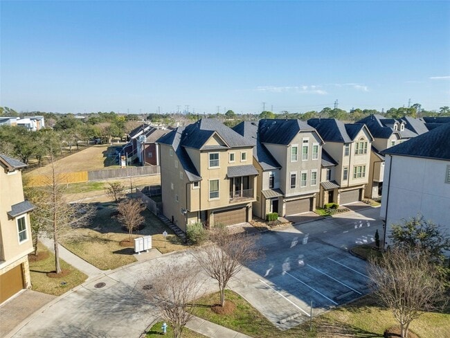Building Photo - 10218 Spring Shadows Park Cir