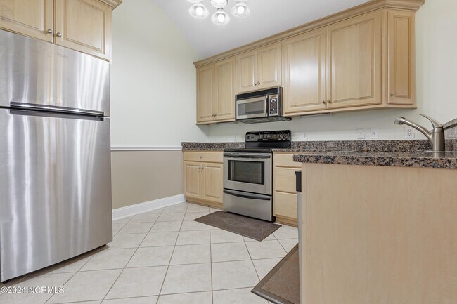 Building Photo - 562 Castle Bay Dr