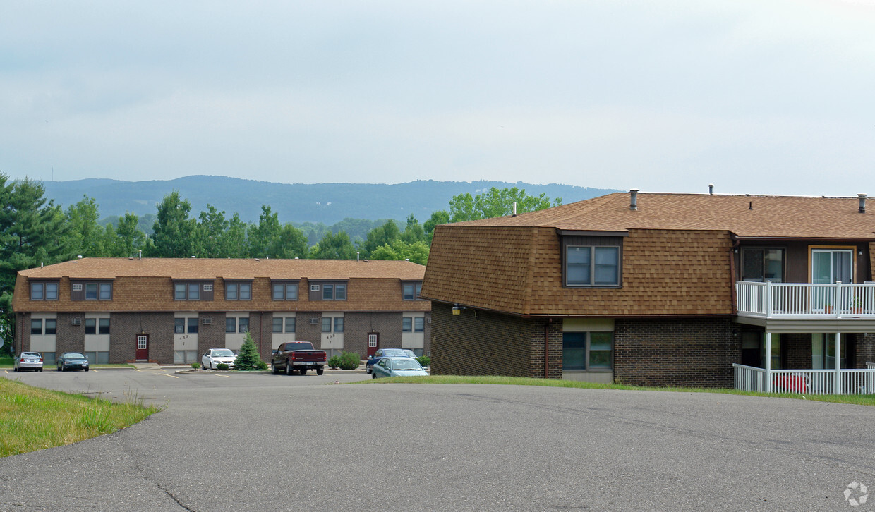 Building - The Meadows Apartments