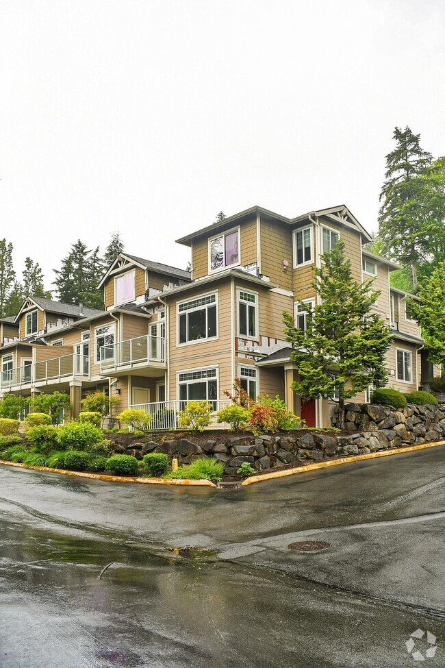 Building Photo - 3500 E Lake Sammamish Pky SE