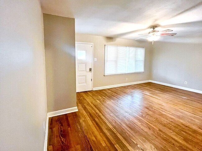 Building Photo - 3238 Krem Ave