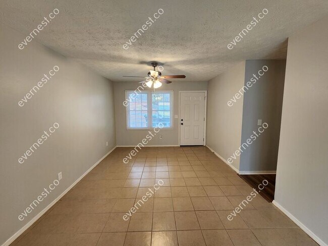 Foto del edificio - 421 Reed Way