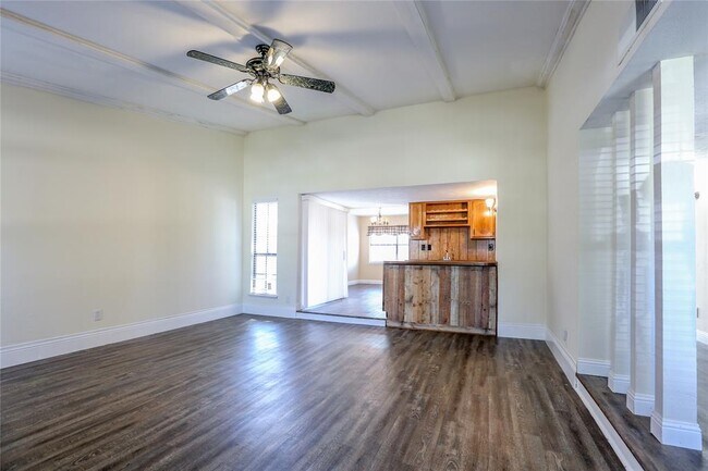 Building Photo - 4640 Ringgold Ln