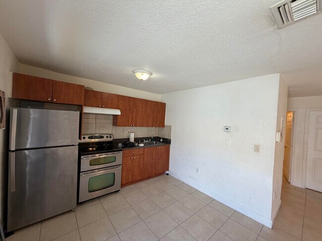 Foto del edificio - 1305 NW 2nd Ave