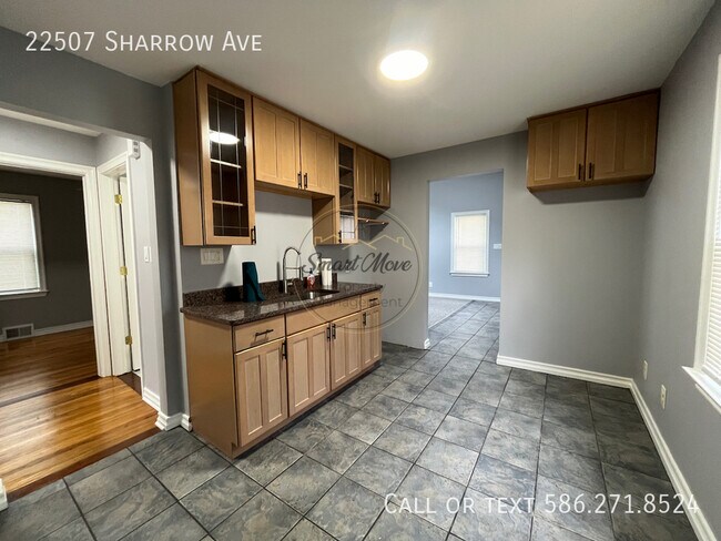 Foto del edificio - 22507 Sharrow Ave