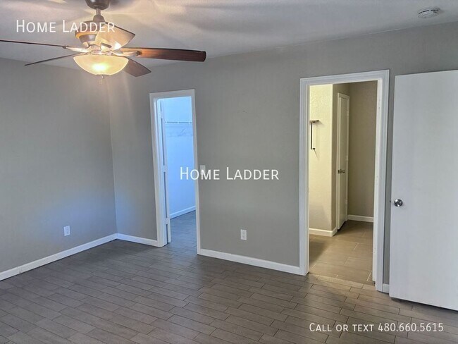 Foto del edificio - 7213 W Hilton Ave