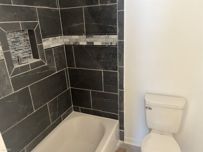 Building Photo - 4 br, 2 bath House - (Uptown)close To Poin...