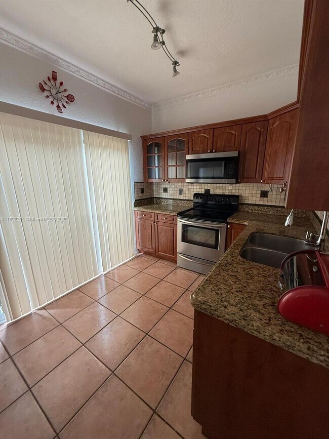 Foto del edificio - 10450 SW 154th Ct