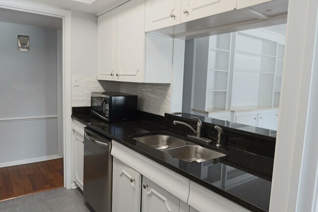 Foto del edificio - 3730 Fairfield Ave