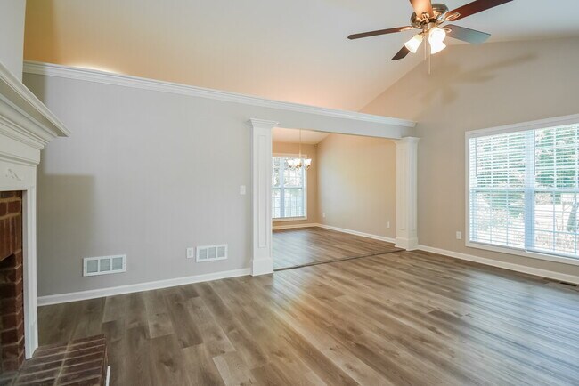 Building Photo - 1442 Paddocks Ct