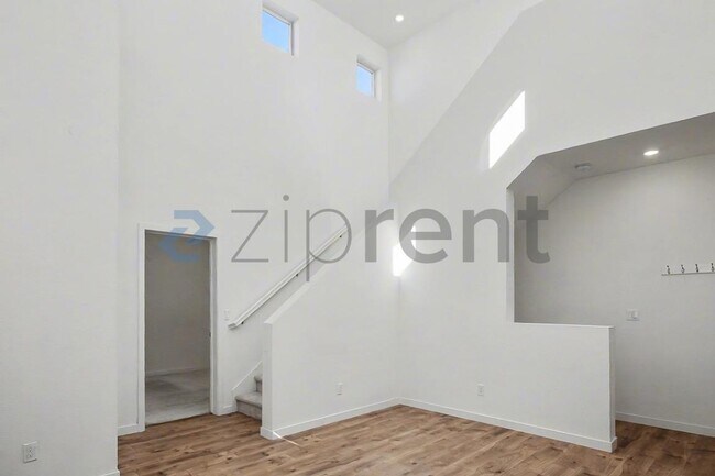 Foto del edificio - 450 Crate Ave