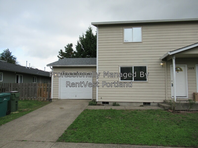 Primary Photo - 509 E 10th St