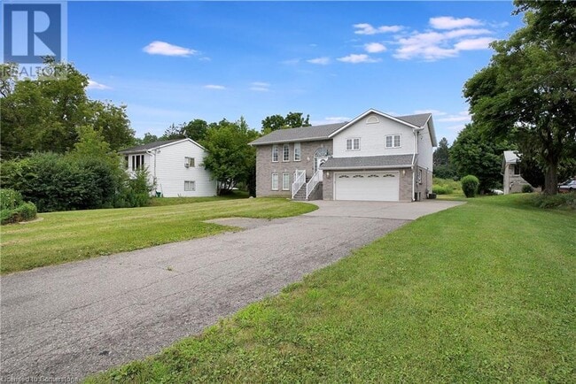 Building Photo - 582 Myers Rd