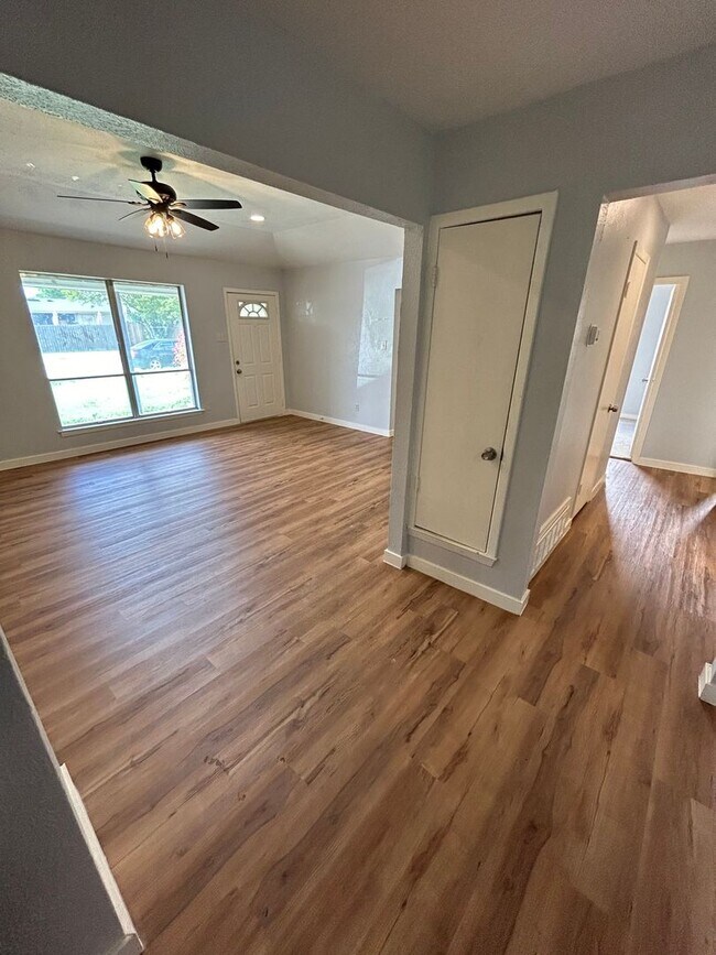 Foto del edificio - 2750 Ridgewood St
