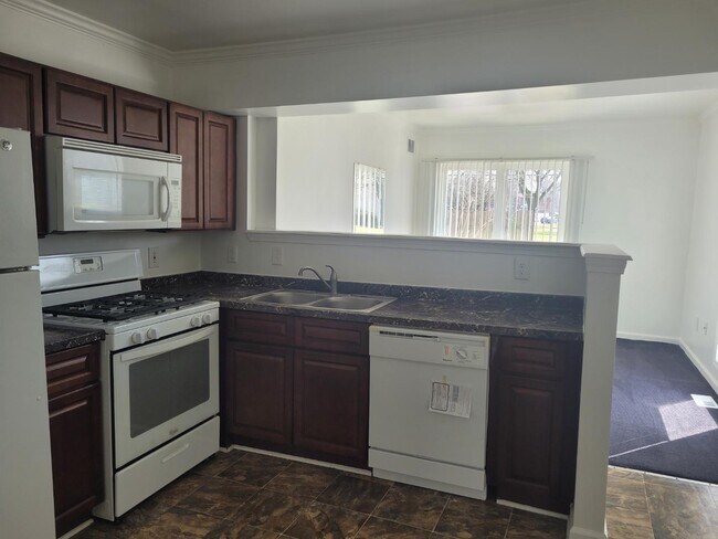 Foto del edificio - 14980 Monroe Rd