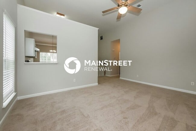 Foto del edificio - 4 Bedroom Pet-Friendly Home in Riverdale, ...