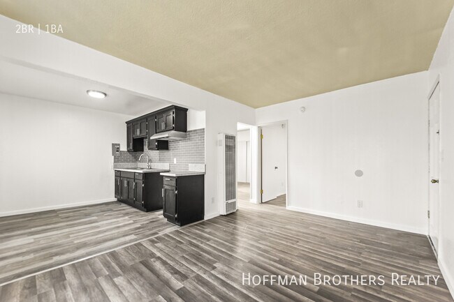 Foto del edificio - 8027 S. Broadway-6