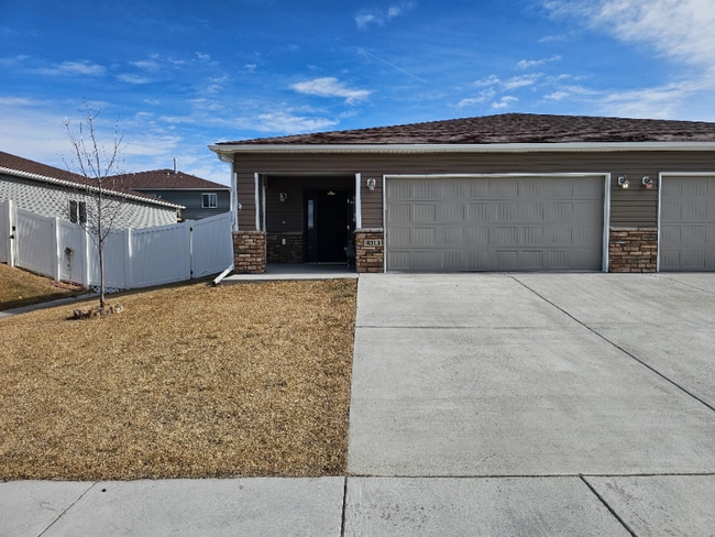 Building Photo - 4013 Bradney Ave