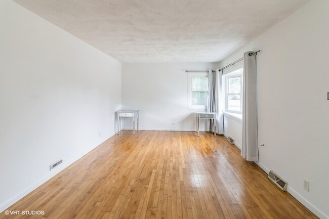 Building Photo - 110 N Prater Ave
