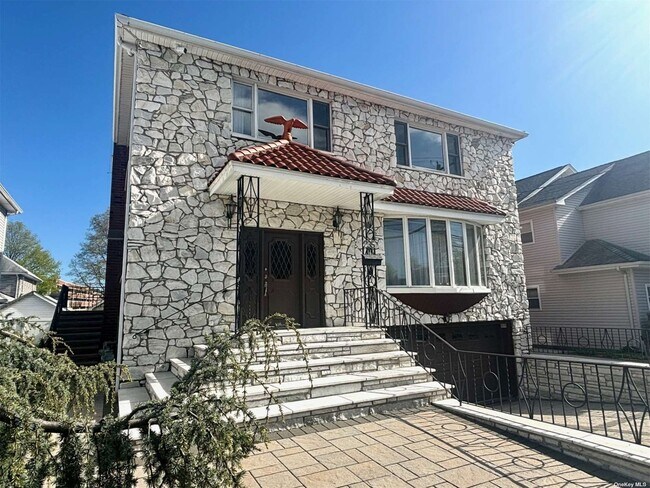 Foto del edificio - 235 Garfield Ave