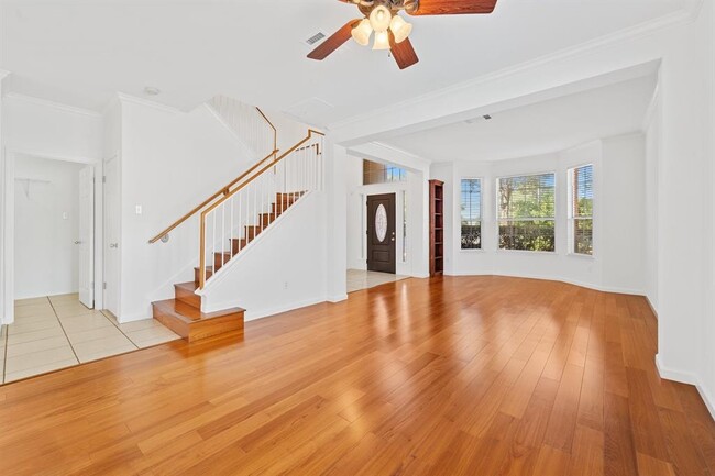 Building Photo - 15525 Ozone Pl