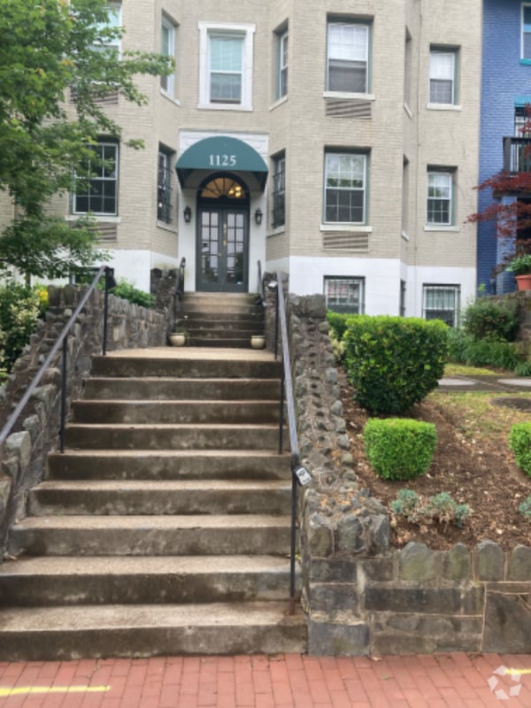 Building Photo - 1125 Maryland Ave NE