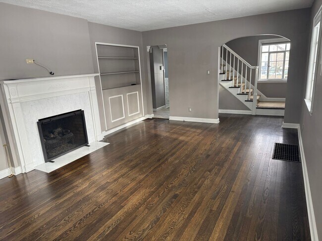 Foto del edificio - 3 Bedroom 1.5 Bath Single Family Home - Upper Arlington Schools