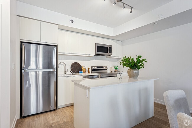 2BR, 3BA - 1,217SF - Kitchen - The Towns at York Mills & Leslie