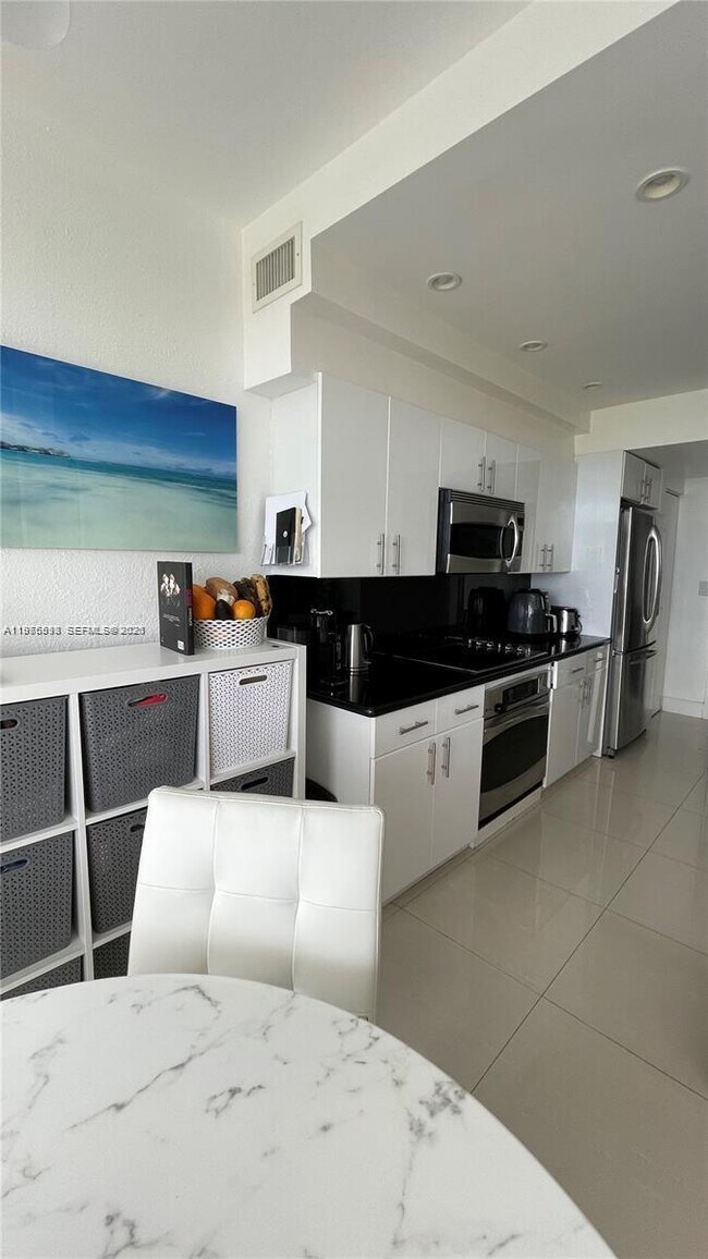 Foto del edificio - 20281 E Country Club Dr